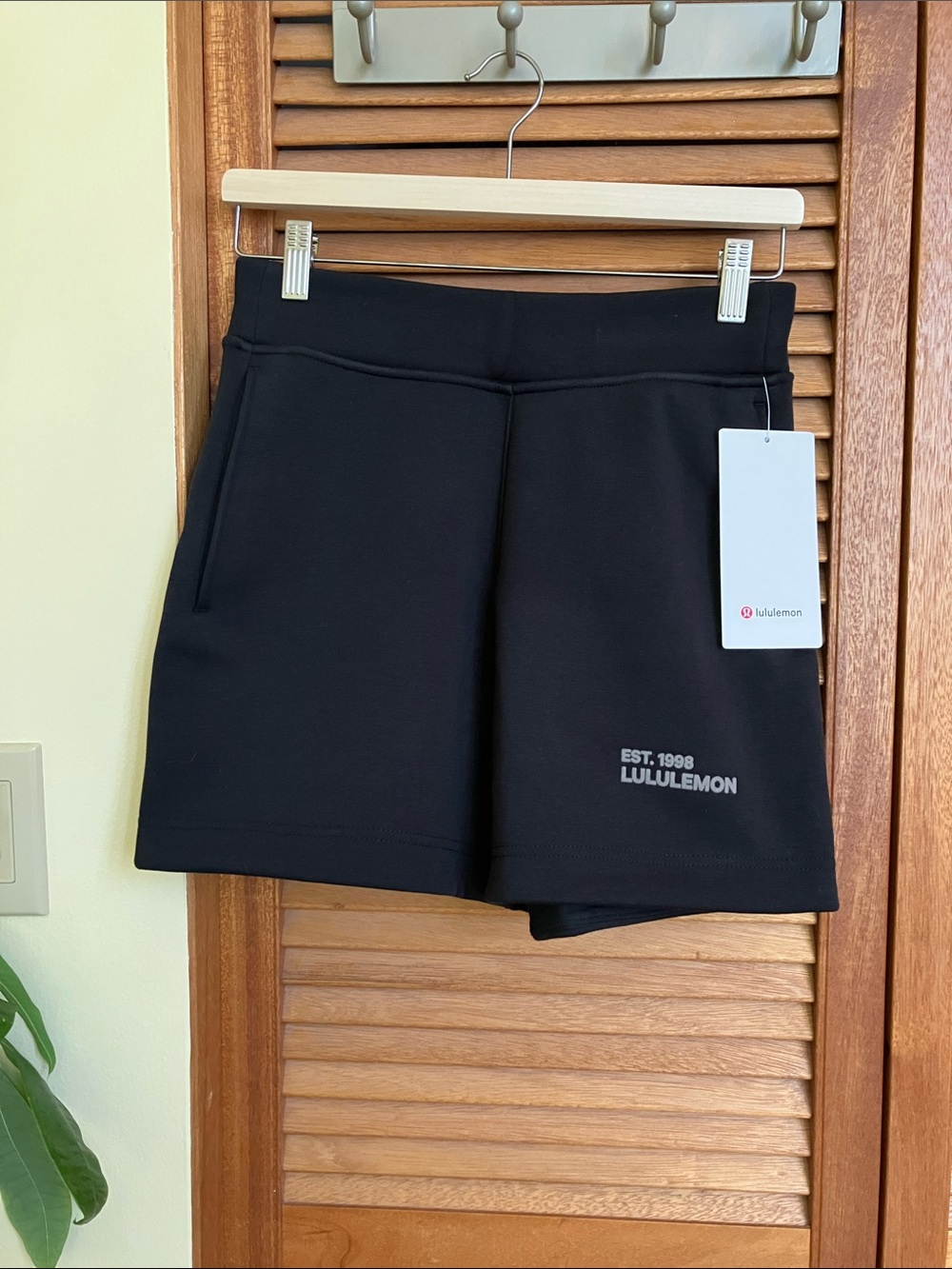 Heavyweight Fleece Sweatshort - 5 inch - lululemon - XS - NWT